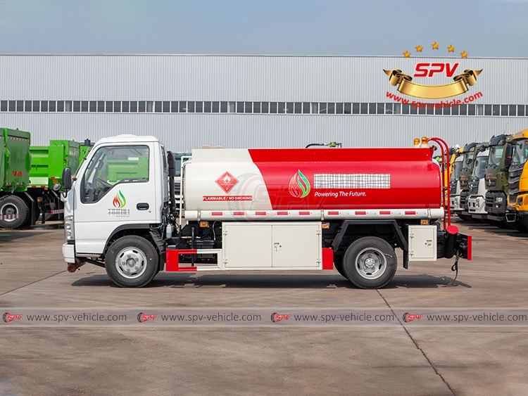 4,000 Litres Refueling Tank Truck ISUZU - LS 4,000 Litres Refueling Tank Truck ISUZU - LS